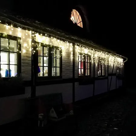 The Foresters House- Idyllic Tranquility- Non Smokers Only Bed & Breakfast *