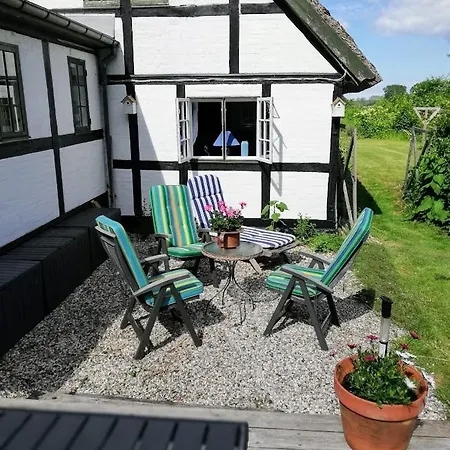 The Foresters House- Idyllic Tranquility- Non Smokers Only Bed & Breakfast Store Heddinge