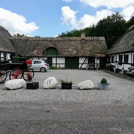 The Foresters House- Idyllic Tranquility- Non Smokers Only Bed & Breakfast *