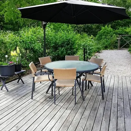 The Foresters House- Idyllic Tranquility- Non Smokers Only Bed & Breakfast