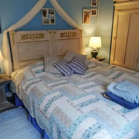 The Foresters House- Idyllic Tranquility- Non Smokers Only Bed & Breakfast
